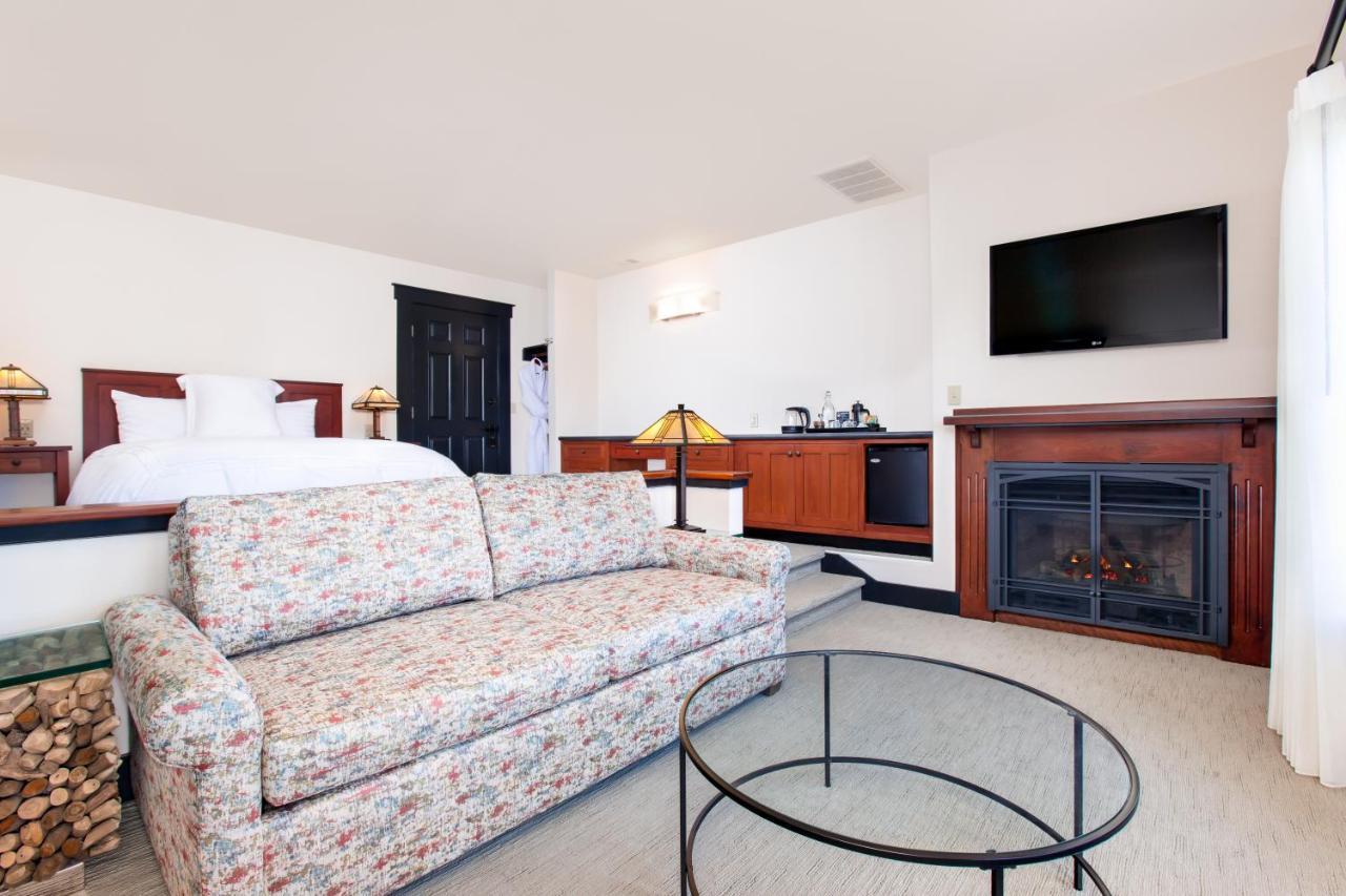 Noyo Harbor Hotel