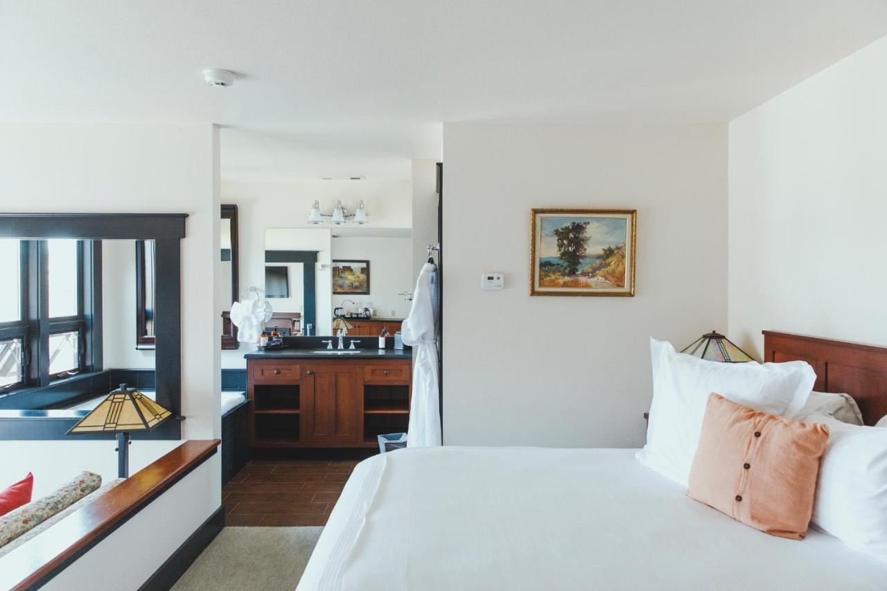 Noyo Harbor Hotel Fort Bragg